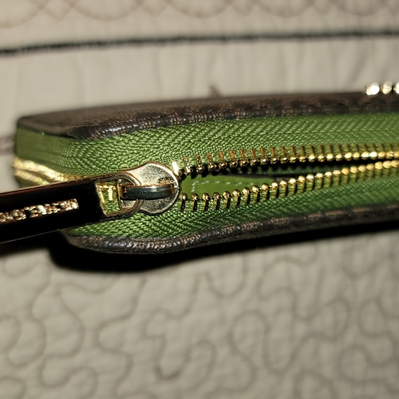 Mk backpack with matching wallet - Picture 3 of 14